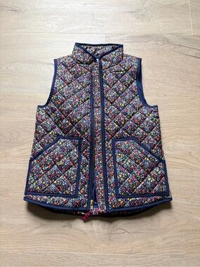 JCrew Girls Crewcuts Navy Floral Lightweight Quilted Vest Sz XS EUC